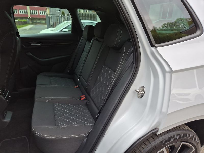 Škoda Karoq SPORTLINE 110kw 4x4 DSG   - fotka 42 z 47