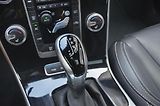 Volvo V60 (2016) 2.4 D6 AWD PHEV 212kW Momentum - náhled 31