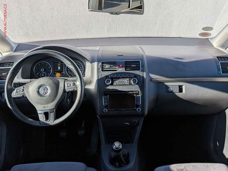 Volkswagen Touran (2011) 1.4TSi, Xenon, výhř.sed. - fotka 8 z 14