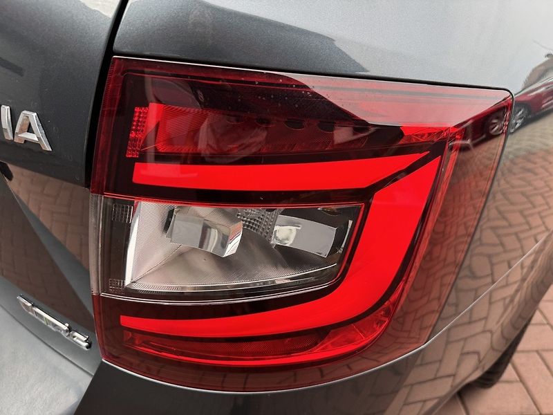 Škoda Octavia (2018) RS 2.0 TDi DSG ACC LED 135kW - fotka 40 z 50