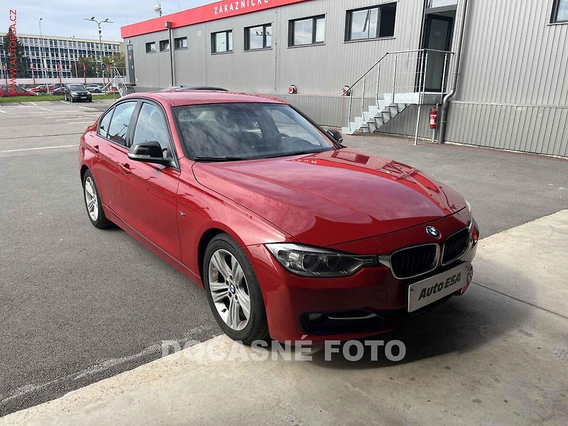 BMW Řada 3 (2013) 2.0 D, 2.maj,ČR, AT, xenon - fotka 1 z 3