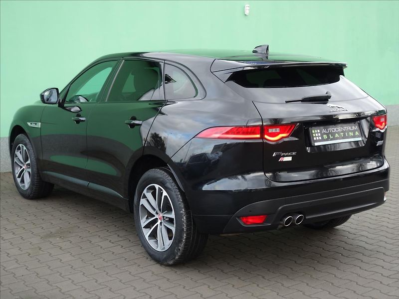 Jaguar F-Pace 2,0 20d AWD PRESTIGE - fotka 15 z 40