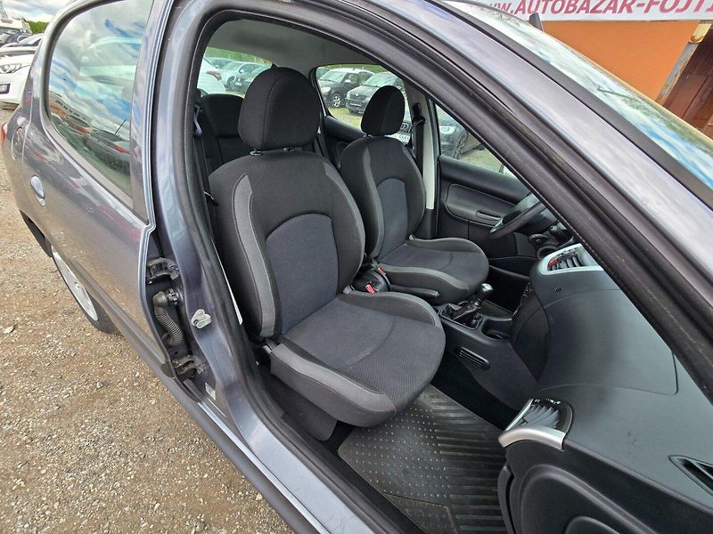 Peugeot 206 (2009) 206 1.1 44kw,klima,2 s - fotka 21 z 23