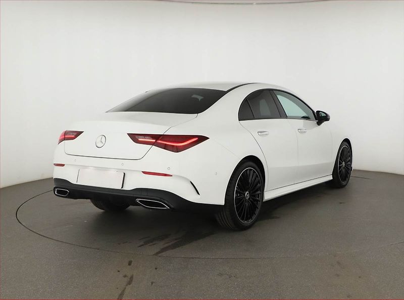 Mercedes-Benz CLA (2025) 200, AMG Line, Výhřev, Kamera - fotka 5 z 22