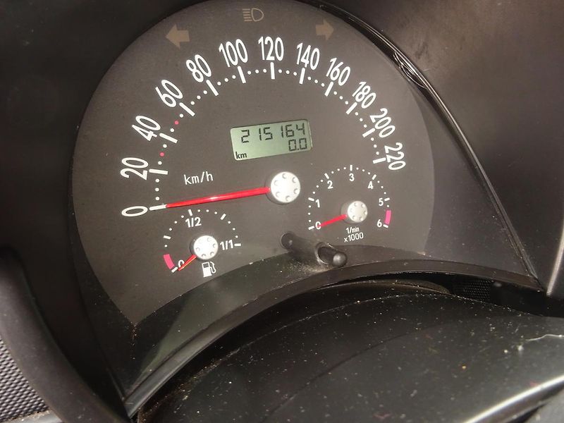 Volkswagen New Beetle (2003) Cabrio 1,4 55 KW - fotka 7 z 13