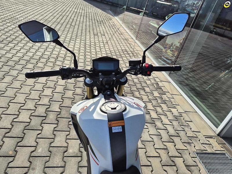 Keeway RKF 125i (2025) VÝPRODEJ EURO5 - fotka 16 z 17