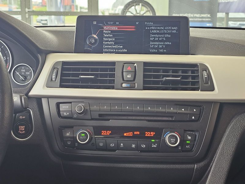 BMW Řada 4 420d xDrive - fotka 20 z 22