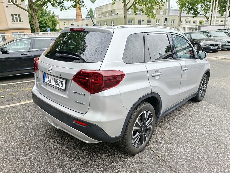 Suzuki Vitara 1,4T Aut. Elegance 4x4 - fotka 7 z 30