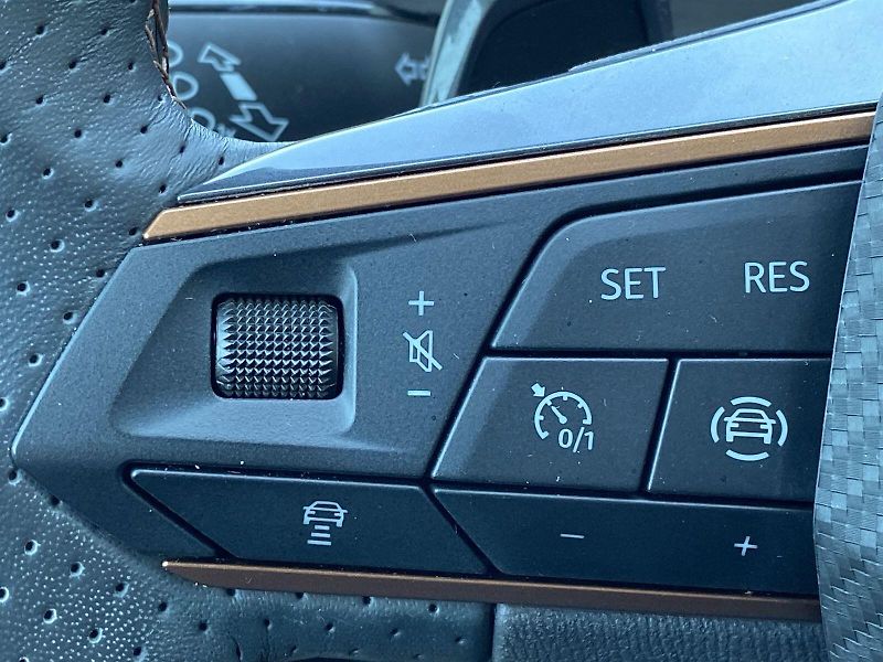 Cupra Formentor (2024) 1.5 TSI DSG - fotka 17 z 40