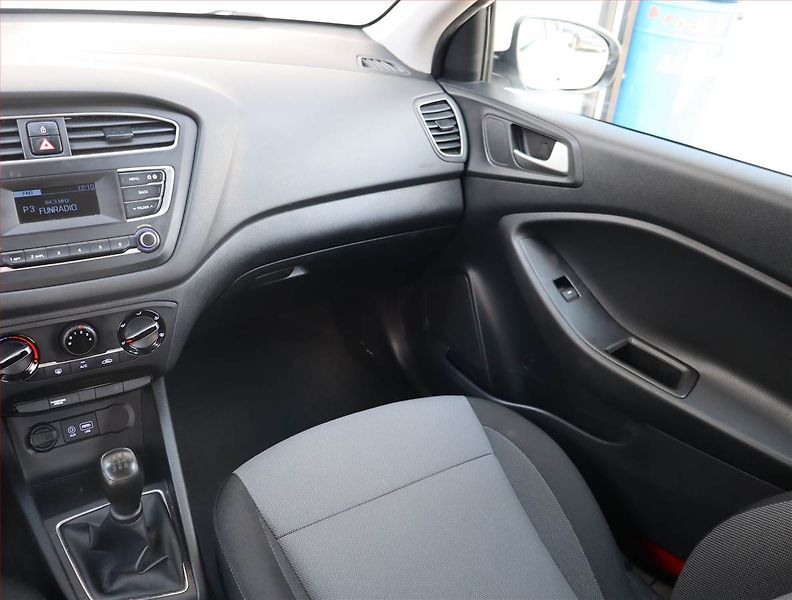 Hyundai i20 (2020) 1.2, Serv.kniha - fotka 8 z 14