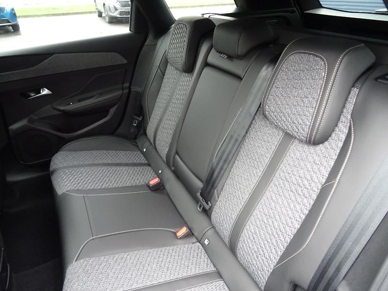 Peugeot 308 (2026) SW ALLURE BHDi 130k S&S EAT8 - fotka 37 z 47