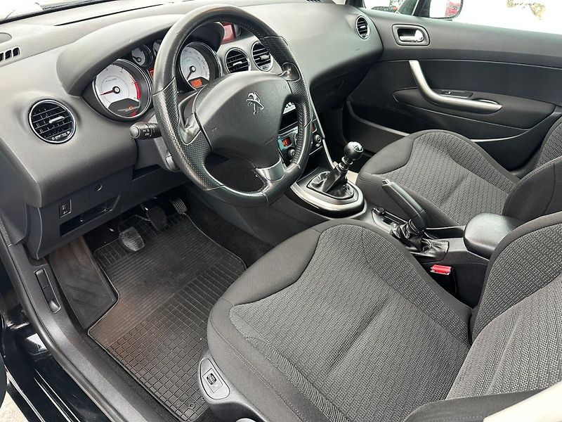 Peugeot 308 (2013) 2.0Hdi 110kw - fotka 9 z 22