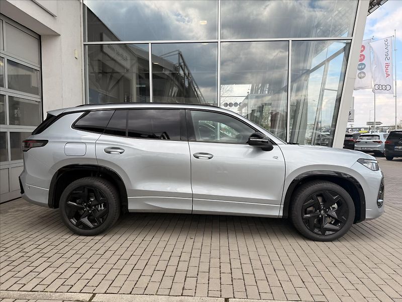 Volkswagen Tayron (2025) 1,5 TSI 150kW eHybrid  R-Line - fotka 4 z 21