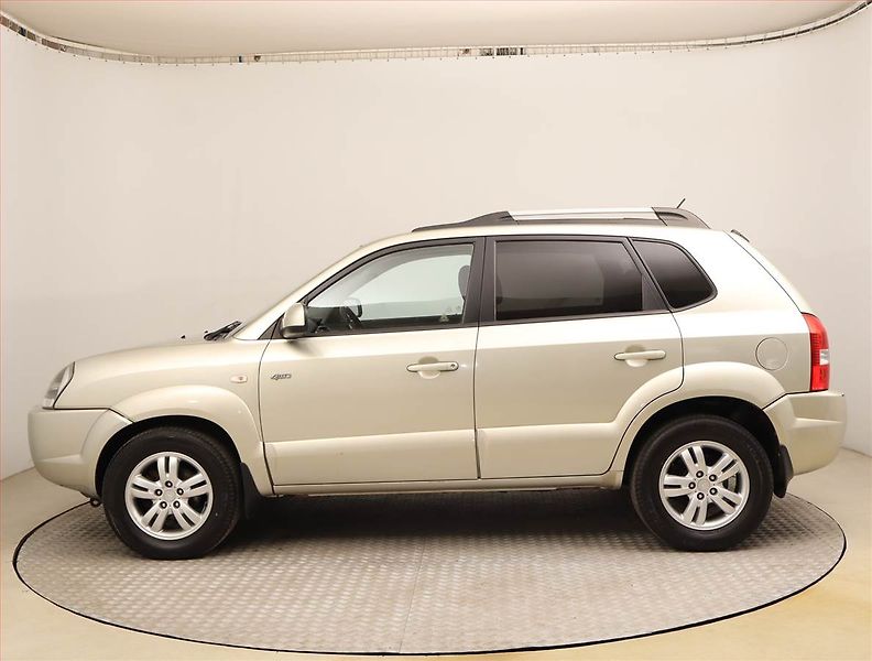 Hyundai Tucson (2009) 2.0 CRDi, 4X4 - fotka 3 z 17