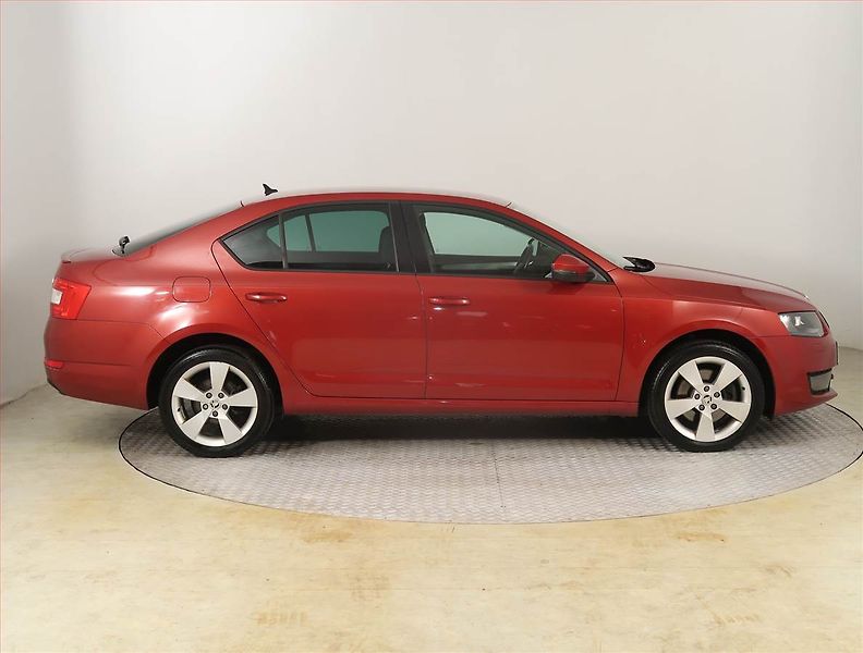 Škoda Octavia (2015) Ambition Plus 2.0 TDI, 4X4 - fotka 6 z 19