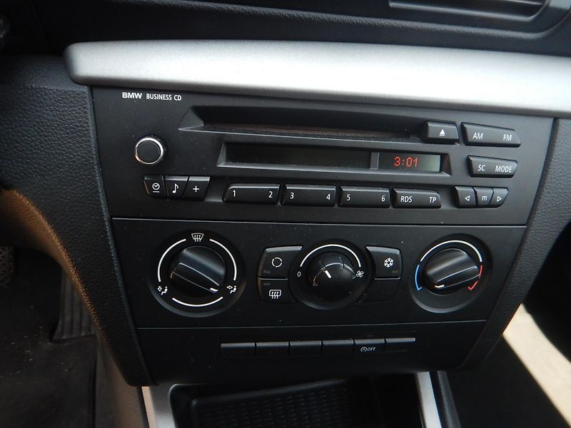 BMW Řada 1 116i, KLIMA, SERVISKA - fotka 21 z 29