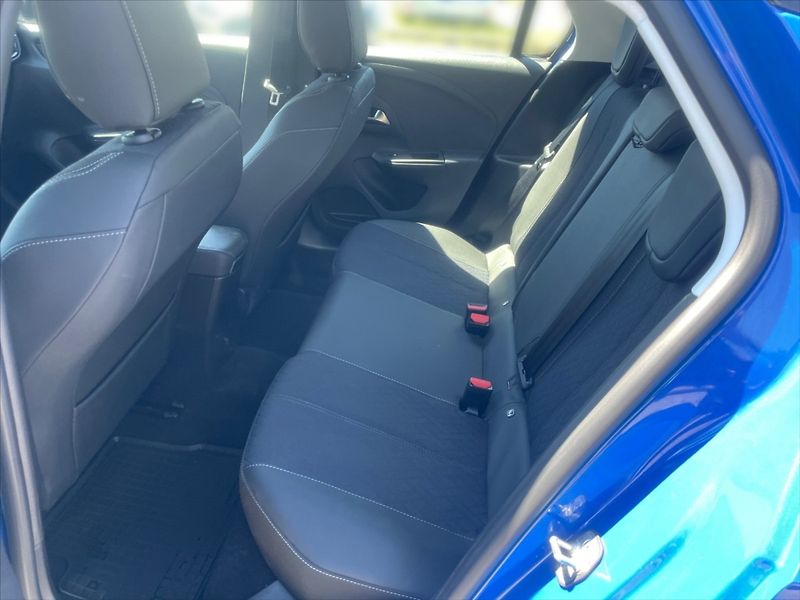 Opel Corsa 1,2 T Elegance - fotka 8 z 11