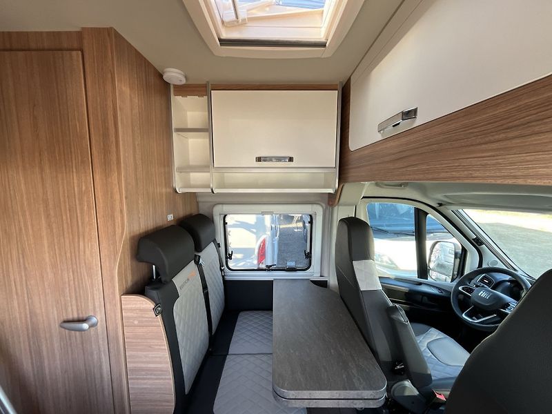 Weinsberg (2027) CaraBus GREY 630 MEG Edition F - fotka 10 z 22