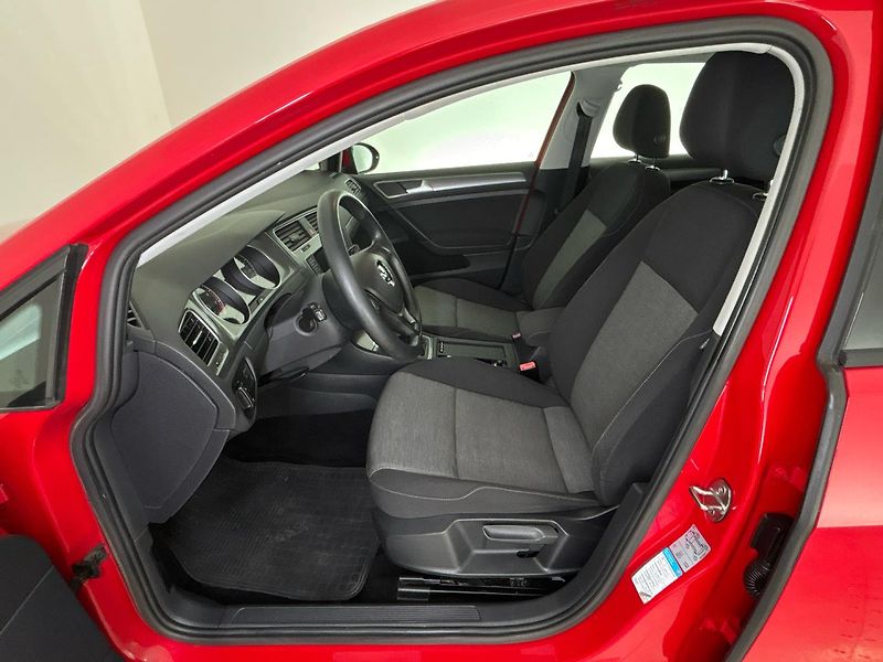 Volkswagen Golf Trendline - fotka 7 z 28