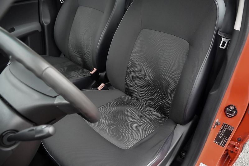 Hyundai i10 1.1 - fotka 17 z 25