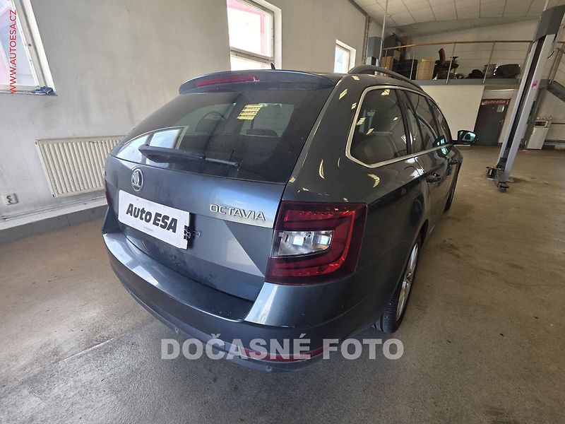 Škoda Octavia (2017) 2.0TDi - fotka 2 z 3