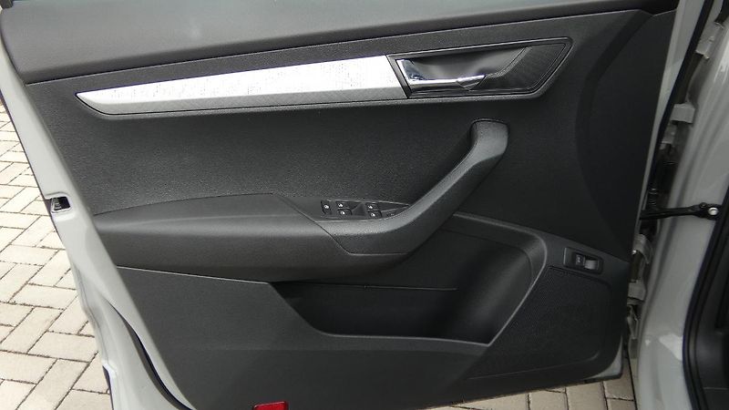 Škoda Karoq 1.5 TSI 110kW Fresh DSG - fotka 8 z 24