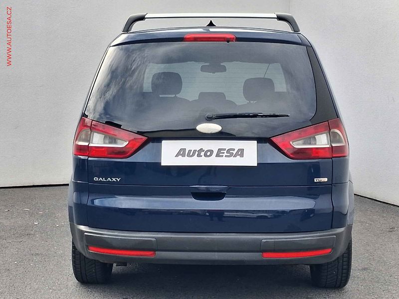 Ford Galaxy (2008) 2.0 TDCI 7míst, 1.maj, autoAC - fotka 5 z 18