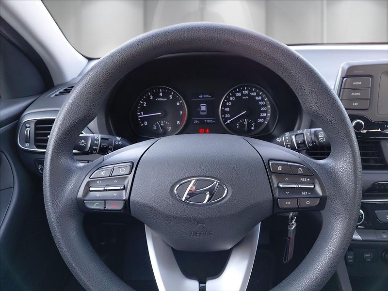 Hyundai i30 1,4   1.4CVVT Start Plus - fotka 15 z 22