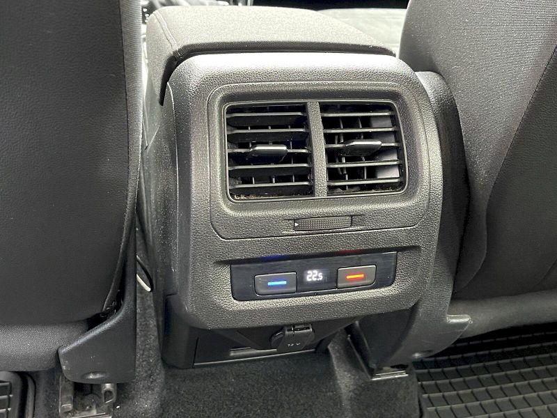 Volkswagen Touran (2022) 1.5 TSI 110 kW DSG Highline 7- - fotka 26 z 34