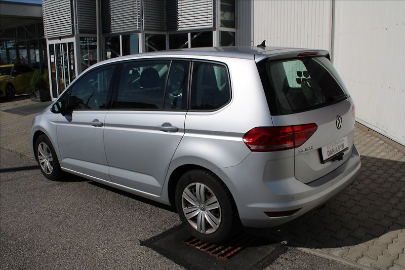 Volkswagen Touran 1,2 TSI 7 míst, navi, serv.kni - fotka 4 z 4