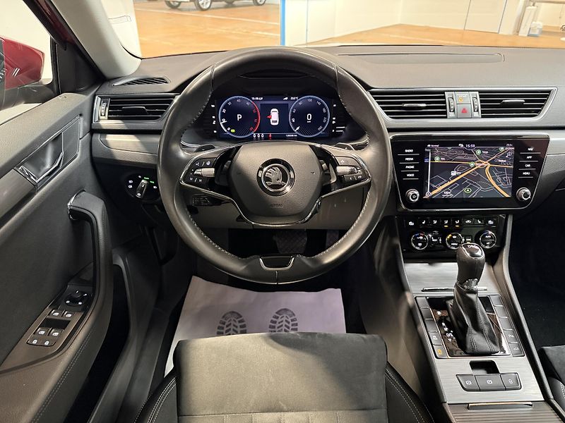 Škoda Superb 2.0 TDI 110kW Style Combi DSG - fotka 6 z 15