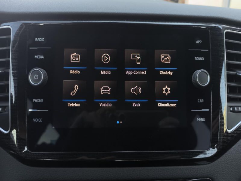 Volkswagen Golf Sportsvan 1.5TSI 110kW DSG HIGHLINE - fotka 20 z 24