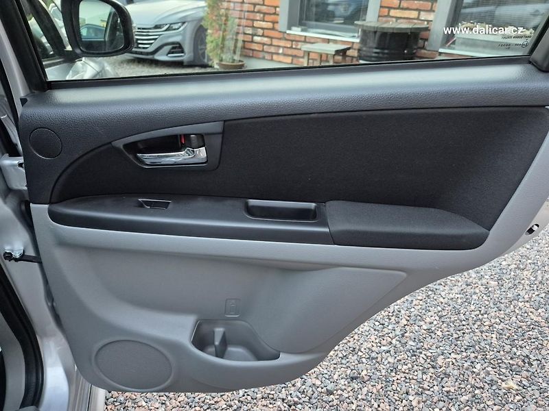 Suzuki SX4 (2013) 1.6VVT 88KW CITY + - fotka 43 z 53