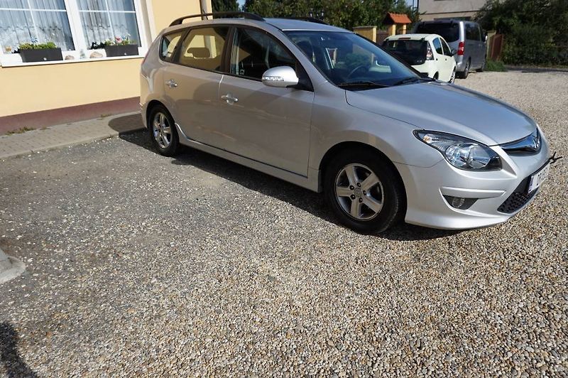 Hyundai i30 (2012) 1,6C W  CRDI NOVÉ V ČR - fotka 3 z 34