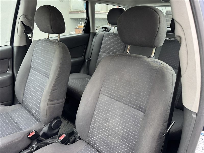 Ford Focus 1,6 i 16V 74kW 1.maj. původ ČR - fotka 21 z 45
