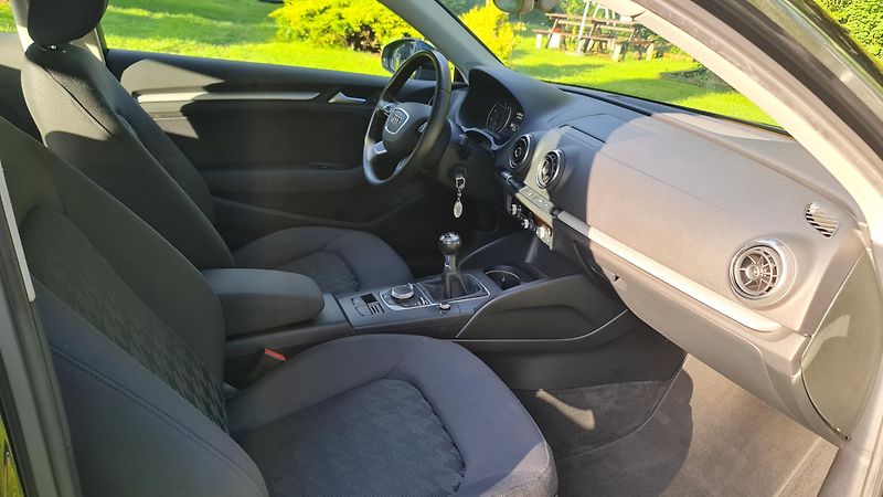 Audi A3 (2013) Sportback 1.4 TFSI 90 kW 2013 - fotka 22 z 29