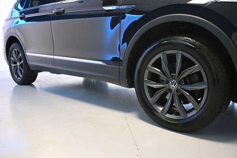 Volkswagen Tiguan Allspace (2023) 2.0 DSG LED ACC VIRTUAL Tažné - fotka 32 z 33