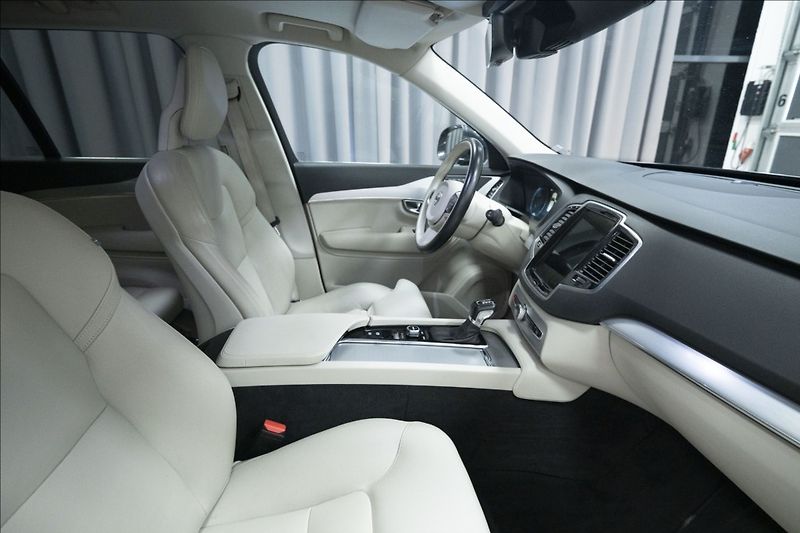 Volvo XC90 2,0 D5 AWD 1. MAJITEL ČR TAŽNÉ - fotka 7 z 44