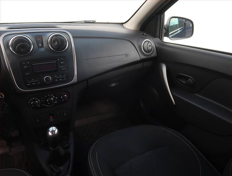 Dacia Logan (2016) 1.2 16V - fotka 8 z 15