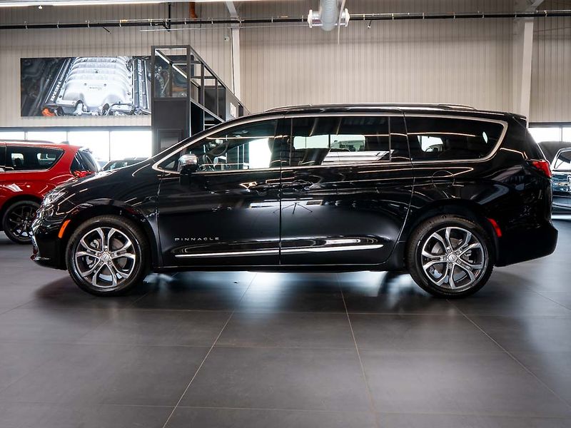 Chrysler Pacifica (2026) 3.6 V6 Pinnacle AWD 2x LCD - fotka 2 z 42