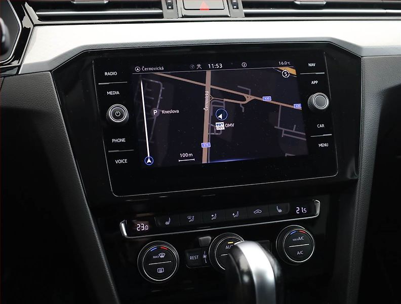 Volkswagen Passat (2019) Business 2.0 TDI, Automat - fotka 10 z 20
