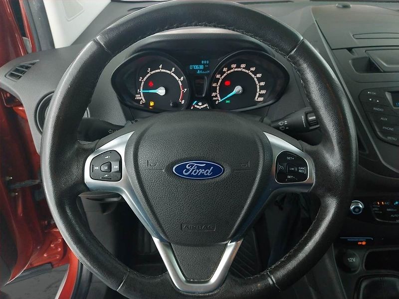 Ford Tourneo Courier (2017) Titanium 1.0 EcoBoost, 5Míst - fotka 16 z 17