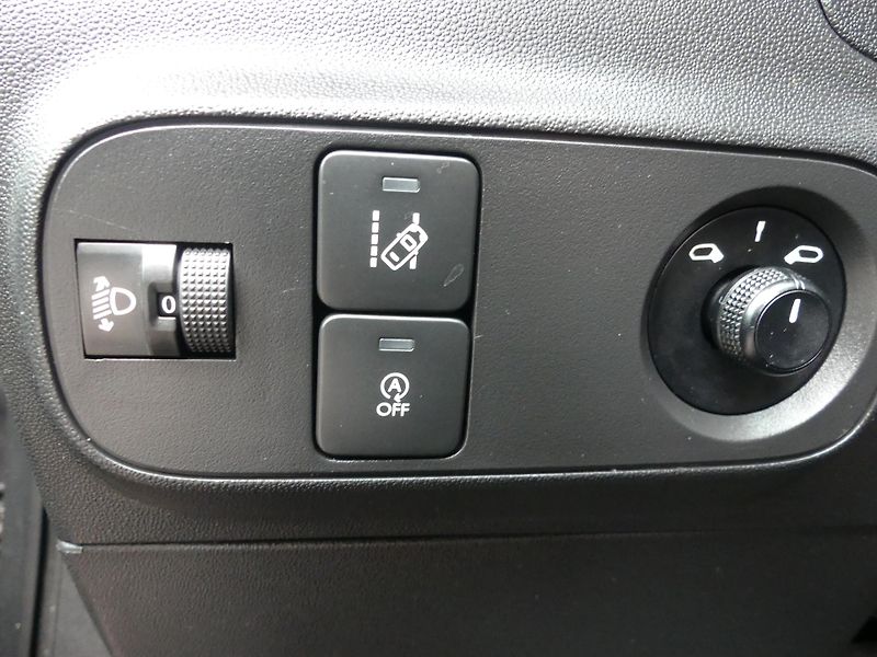 Citroën C3 (2019) 1,2 PureTech 110 MAN6 FEEL - fotka 18 z 21