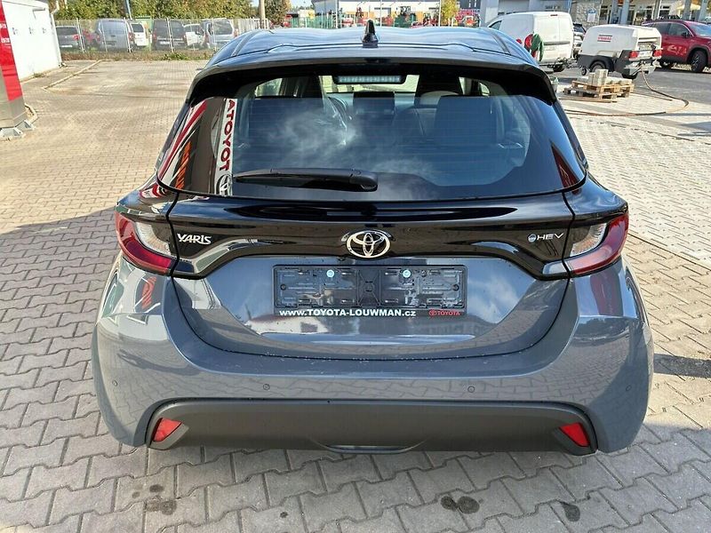 Toyota Yaris Comfort 1,5 Hybrid 115 - fotka 3 z 3