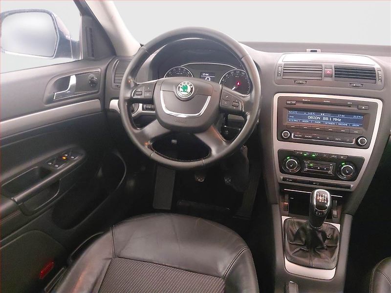 Škoda Octavia (2011) Elegance 2.0 TDI, Serv.kniha - fotka 7 z 19