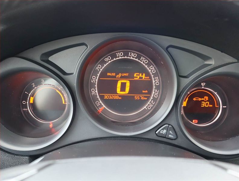 Citroën C4 (2014) 1.6 HDi, po STK, jezdí výborně - fotka 11 z 15