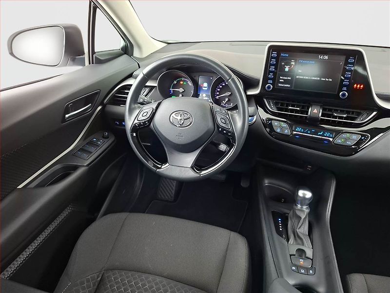 Toyota C-HR (2022) Comfort 1.8 Hybrid - fotka 7 z 16
