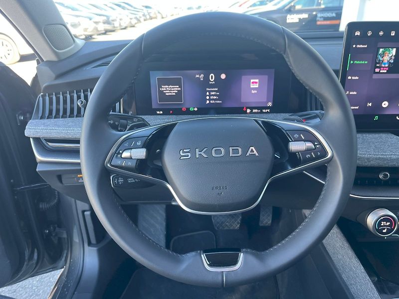 Škoda Superb (2025) COMBI SELEC TD 110/2.0 A7F - fotka 24 z 34