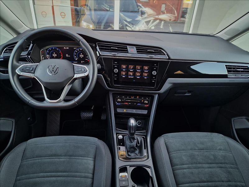 Volkswagen Touran 1.5 TSI DSG Evo Highline,ČR - fotka 24 z 50