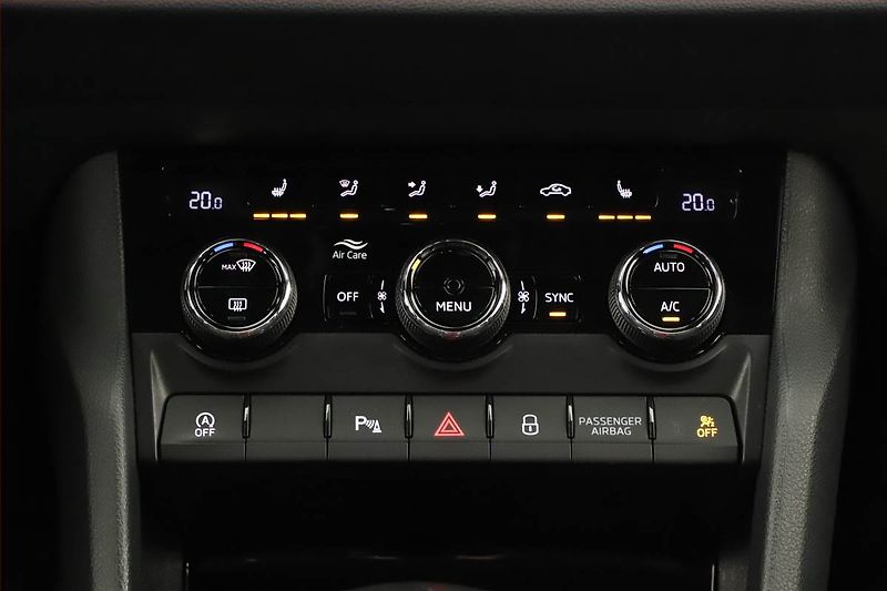 Škoda Karoq (2020) Sportline 1.5 TSI, ČR, AUTOMAT - fotka 19 z 23